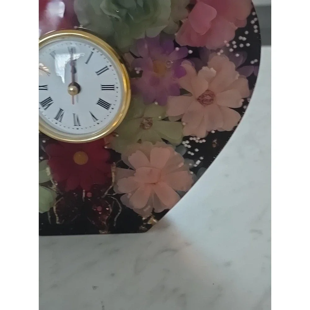 Handmade Resin Desk Mantle Heart Clock‎ Big 2 Inches Thick Flowers Pearls 734